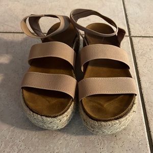 Steve Madden beige espadrille sandals size 8